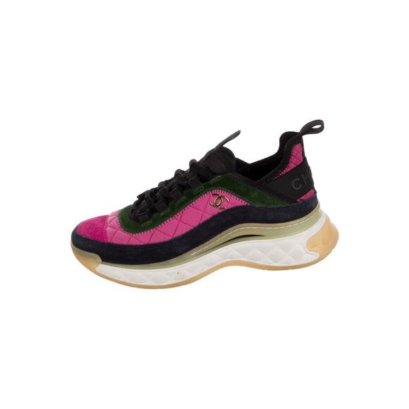 ❤️Chanel CC Logo Trim Sneakers❤️